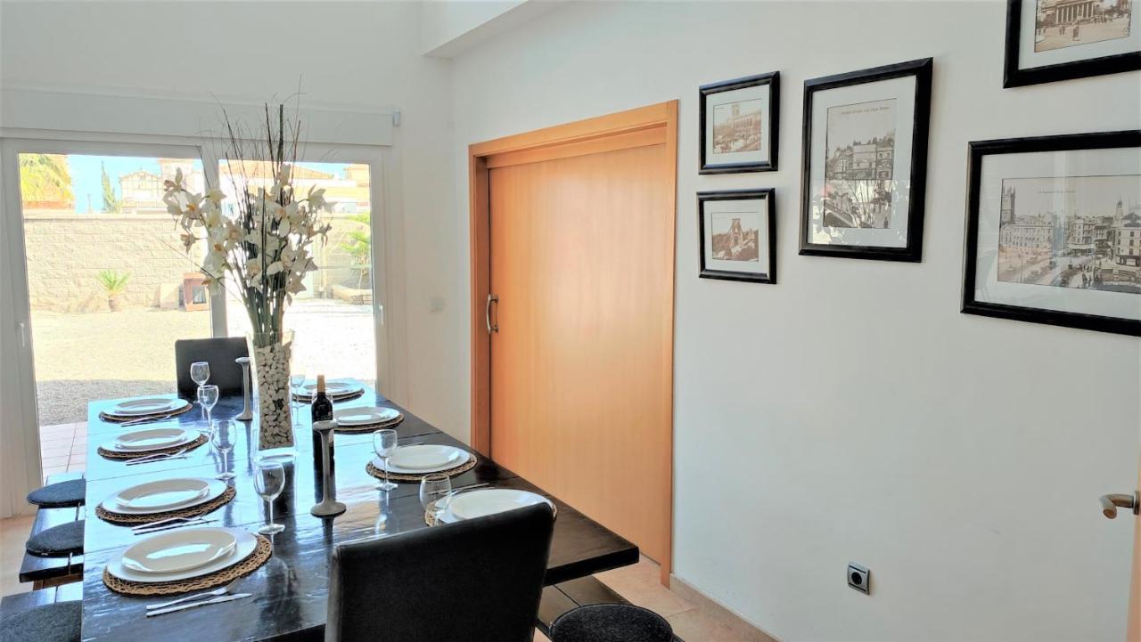 5 Bedrooms Private House 300M From Beach Roquetas de Mar Exteriör bild